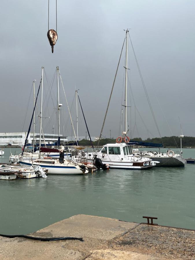 Velero En El Corazon De El Puerto De Santa Maria Hotel Exterior foto